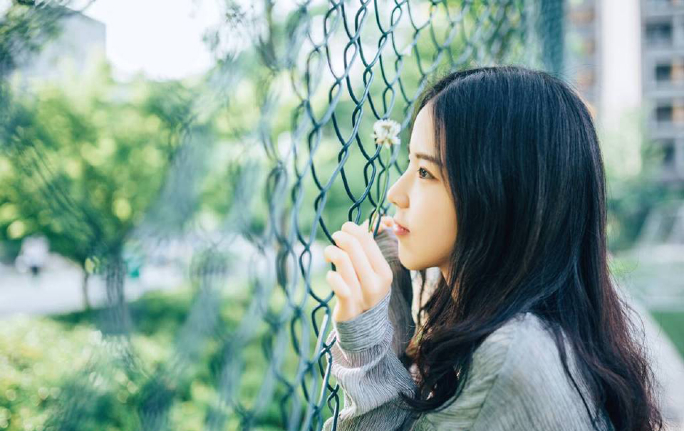 此言一出，无论邓贤还是刘璝以及帐中不少将领面色都不由微变。